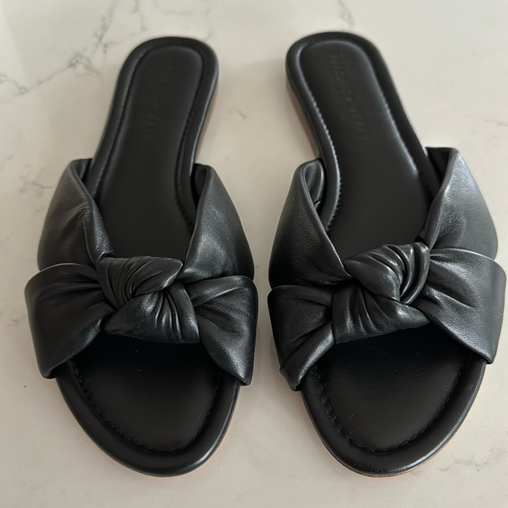 New with tags NWT Veronica Beard Slide Sandals size 9